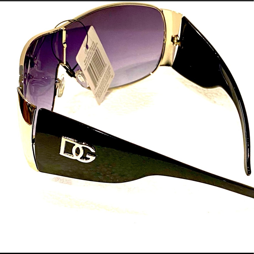 Women Sunglasses Black Frame with Black over sized Wrap style Lens